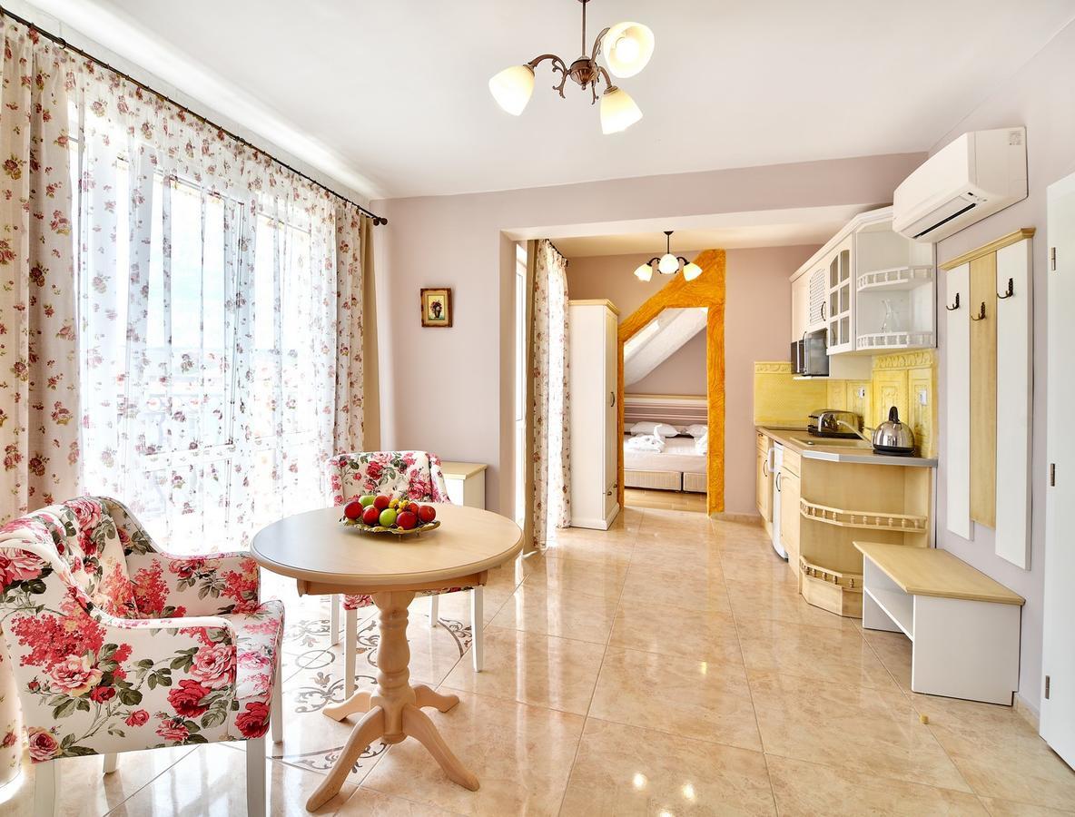 Sirena Palace Family Hotel Обзор Экстерьер фото